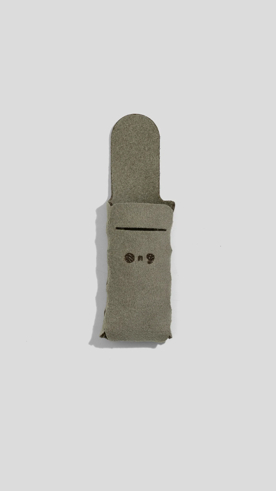 pouch-folded 9:16