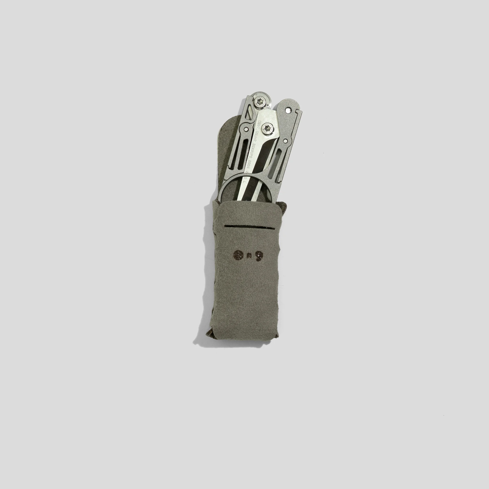 pouch-scissors-half-in 1:1