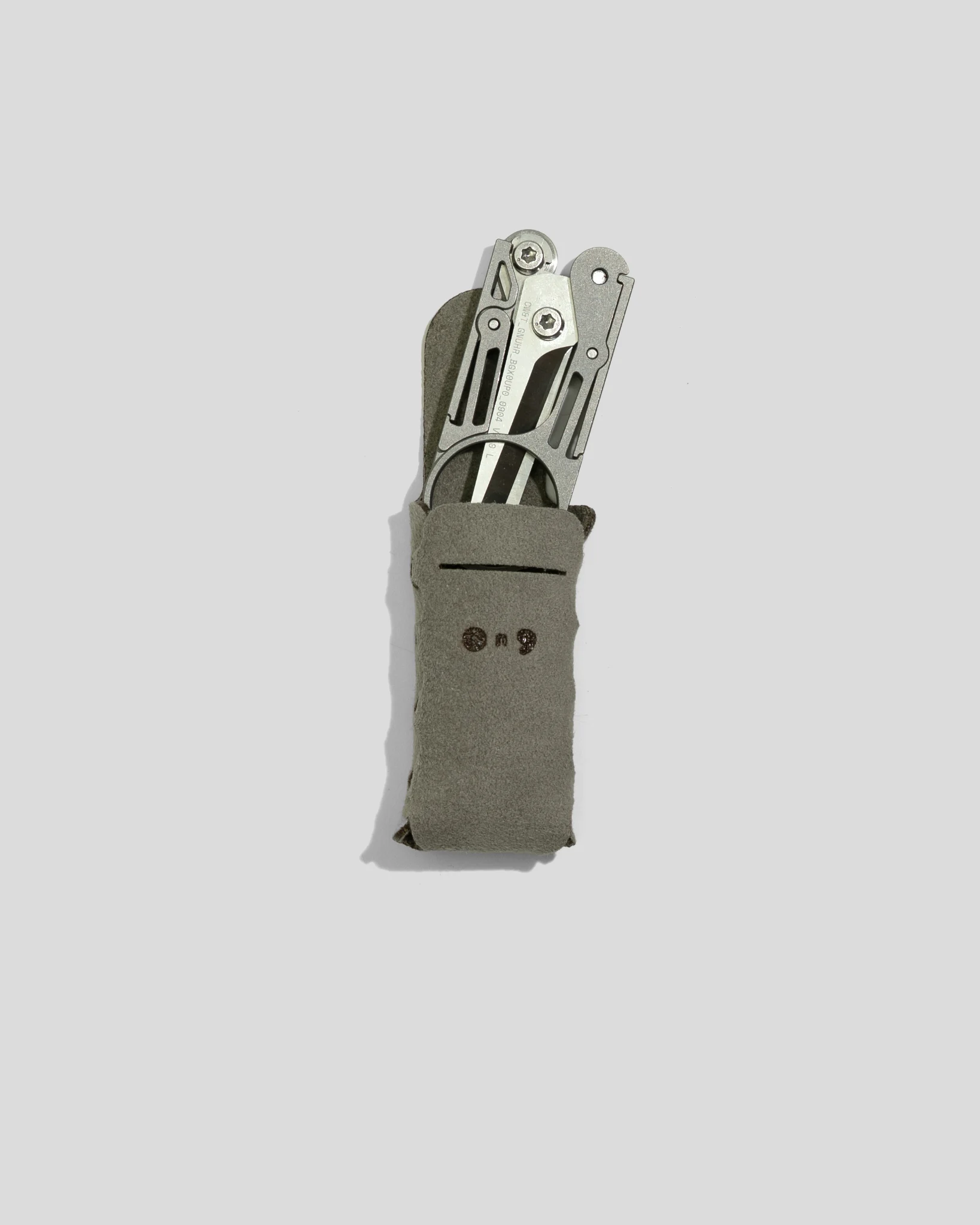 pouch-scissors-half-in 4:5